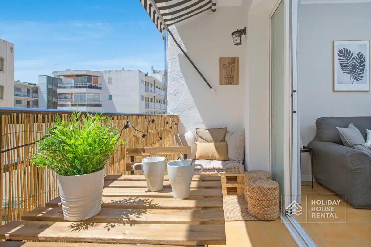 Cosy 3-Bedroom Apartment For 6-8 People Just 50M From The Beach Salou Esterno foto
