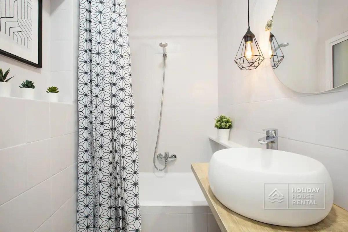 Cosy 3-Bedroom Apartment For 6-8 People Just 50M From The Beach Salou Esterno foto